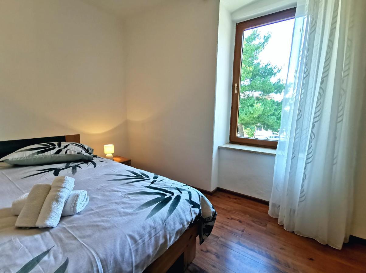 Parun Apartment Pula Bagian luar foto