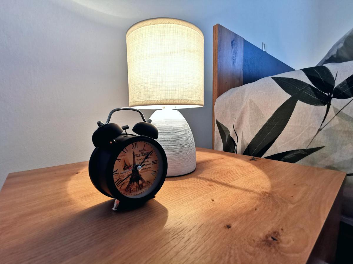 Parun Apartment Pula Bagian luar foto