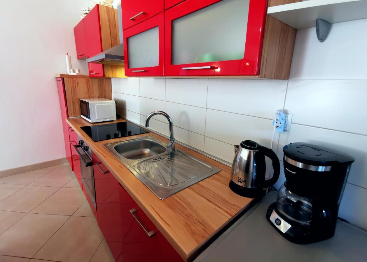 Parun Apartment Pula Bagian luar foto